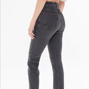 BDG High-Rise Mom Jeans-Washed Black